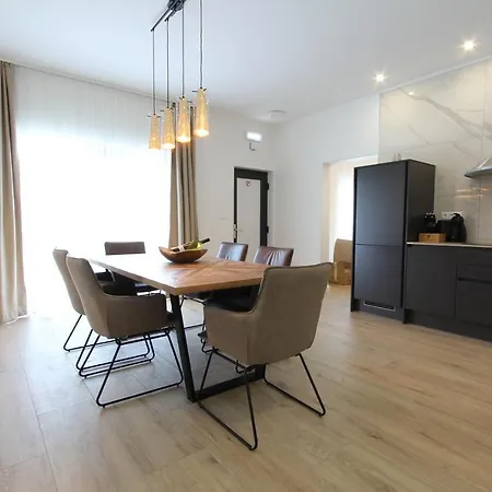 Apartment Sea View Loggia By House Jolindoor
